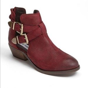 GREAT condition!!! Steve Madden Cinch bootie